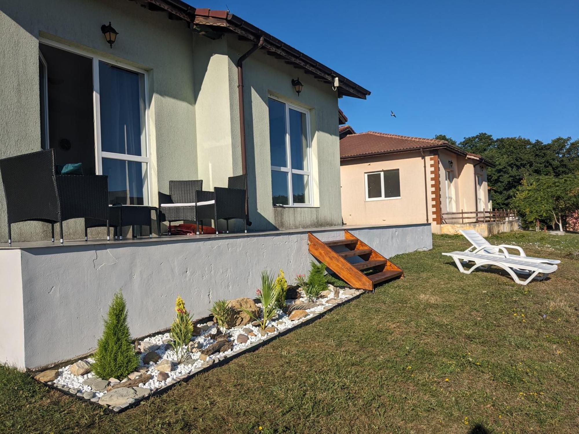 Villa Emine Баня Екстериор снимка